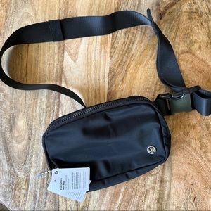 NWT Lululemon Everyday Belt Bag